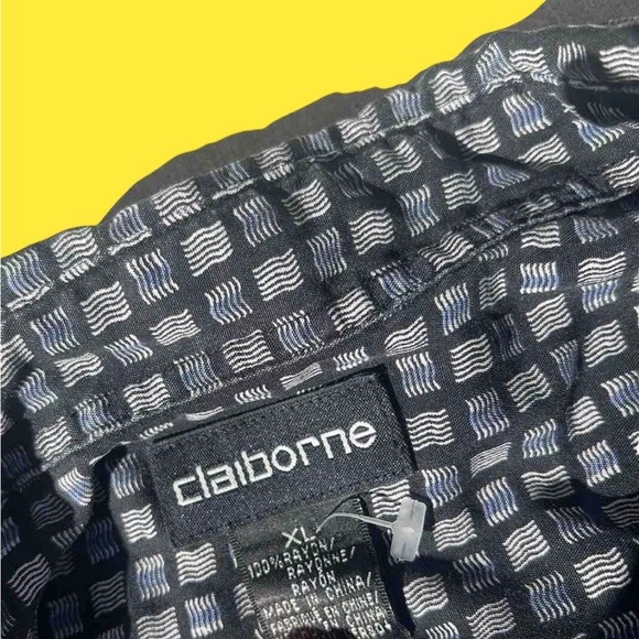 Men's Vintage Button Up✨ - Picture 2 of 3